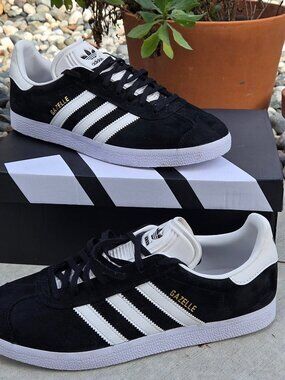 Men's Adidas Gazelle Shoes - Black/White size 9.5